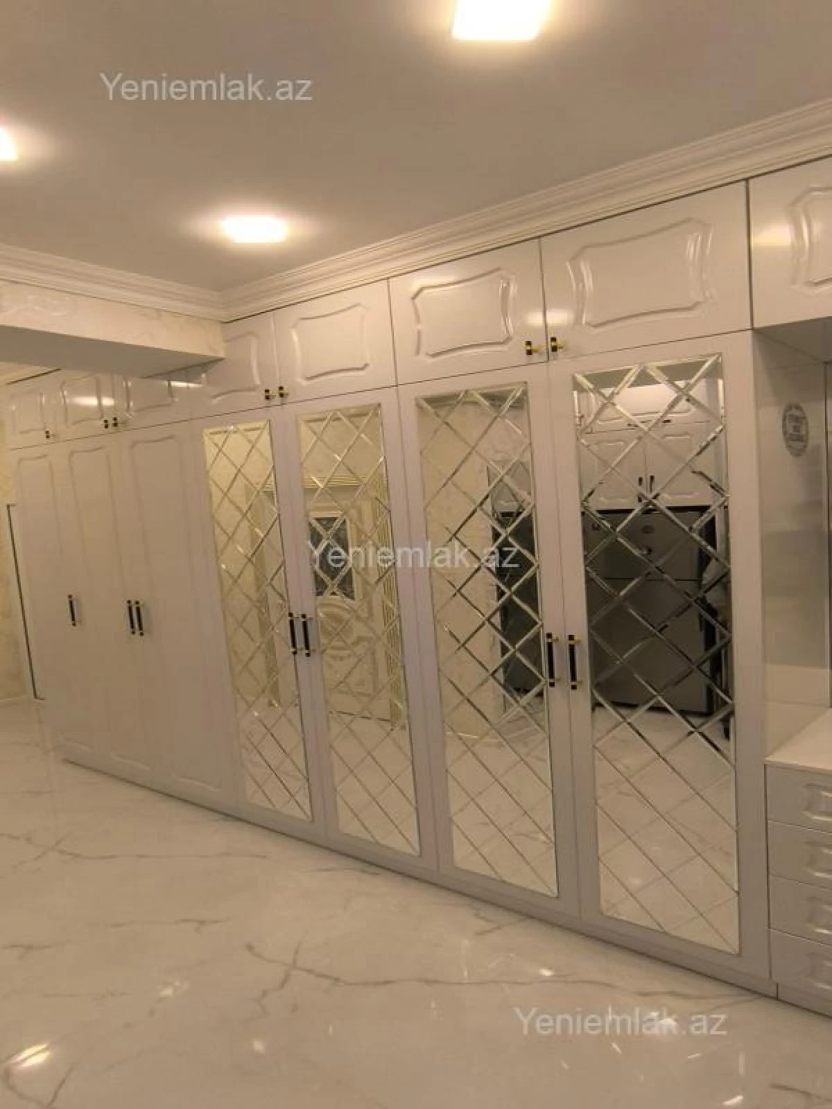 Satılır 3 otaqlı yeni tikili 85.5 m²