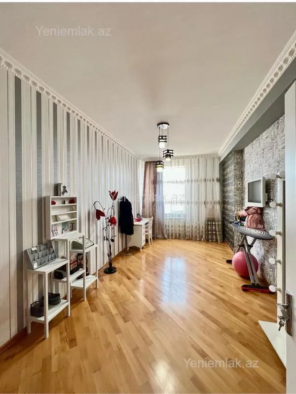 Satılır 3 otaqlı yeni tikili 147 m²