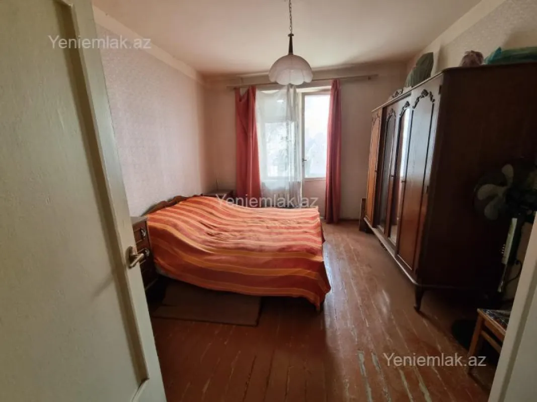 Satılır 2 otaqlı köhnə tikili 62 m²