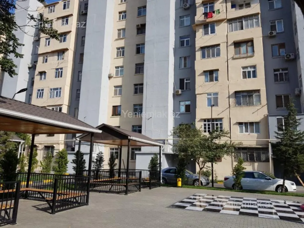 Satılır 2 otaqlı köhnə tikili 62 m²