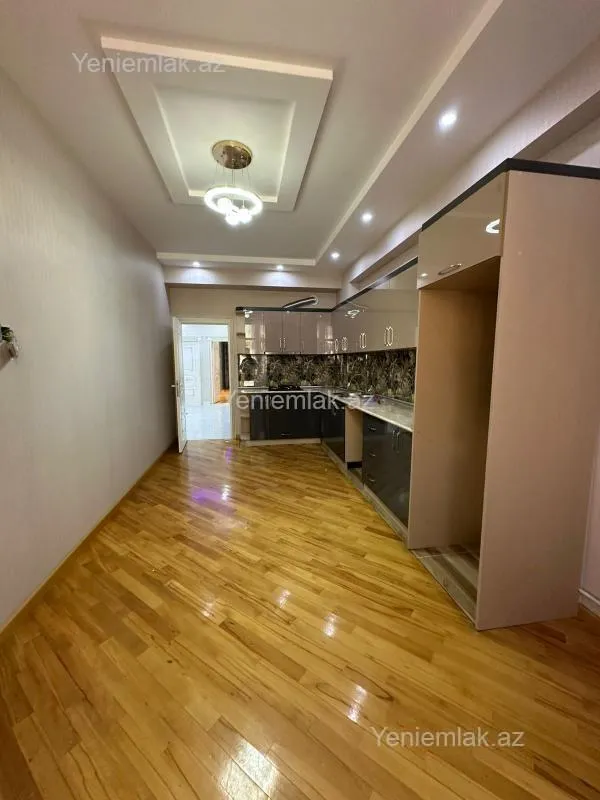 Satılır 3 otaqlı yeni tikili 135 m²