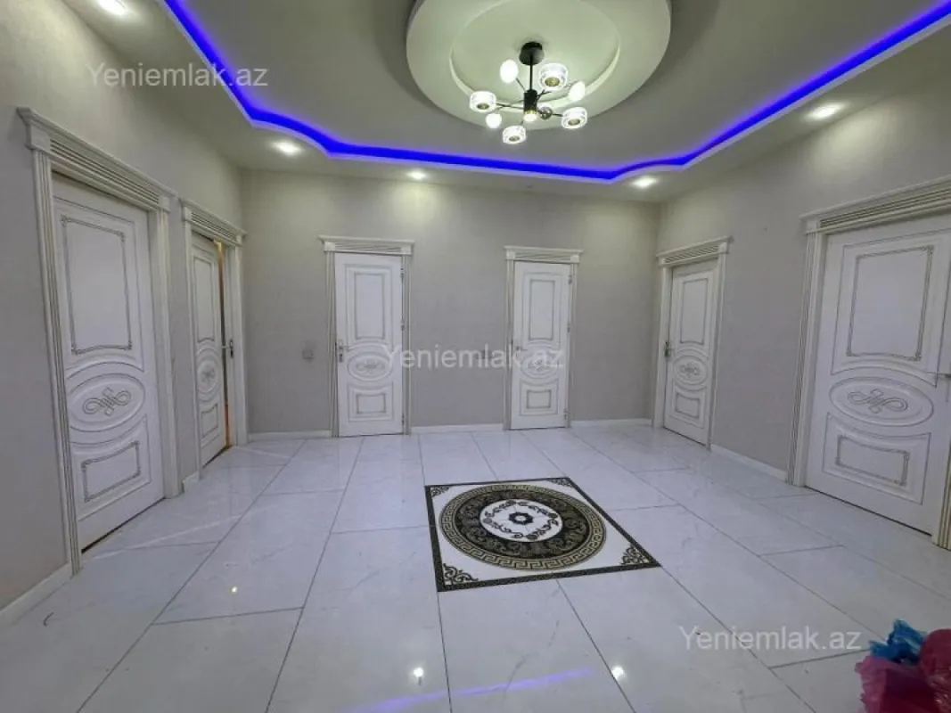 Satılır 3 otaqlı yeni tikili 135 m²
