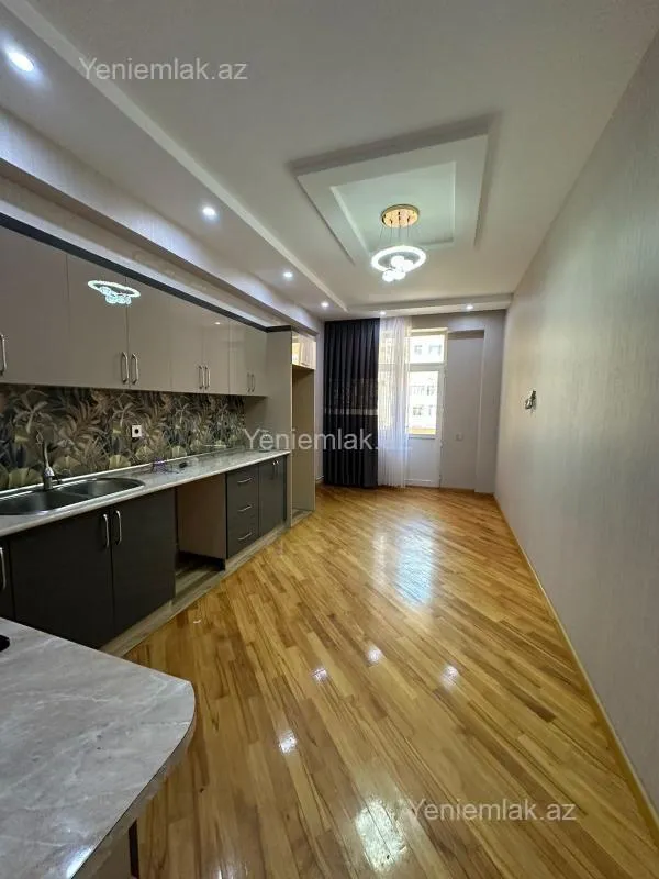 Satılır 3 otaqlı yeni tikili 135 m²