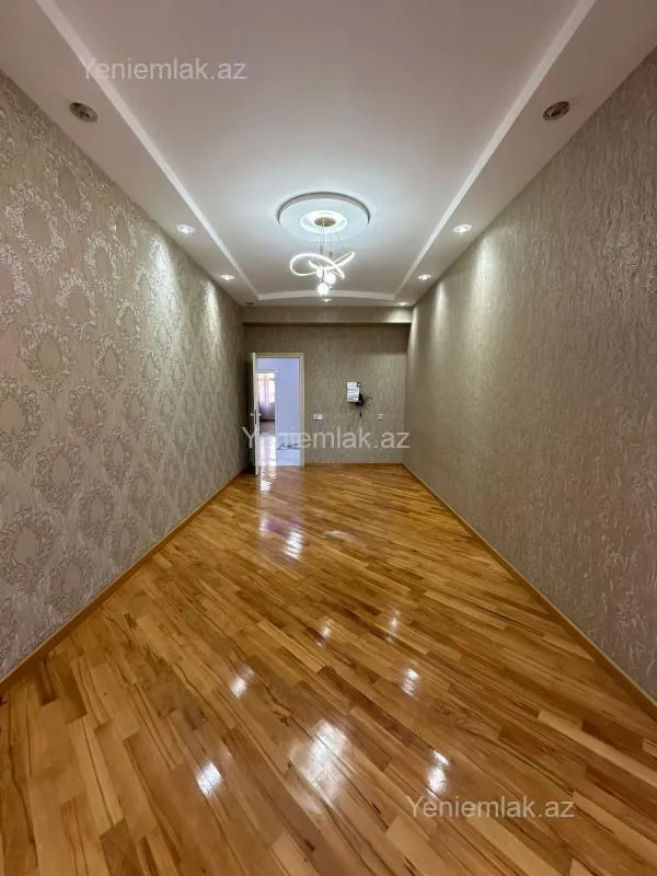 Satılır 3 otaqlı yeni tikili 135 m²