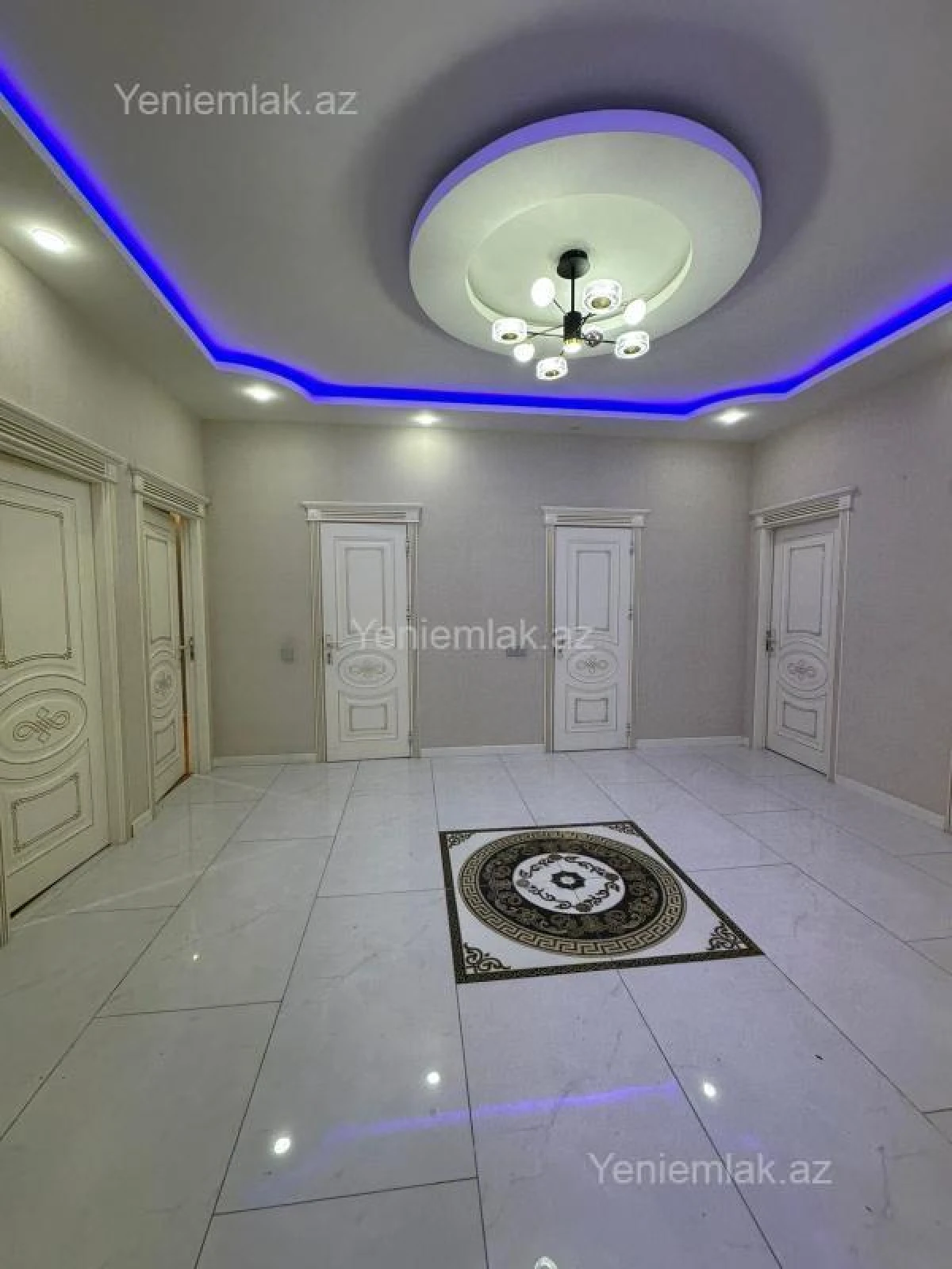 Satılır 3 otaqlı yeni tikili 135 m²