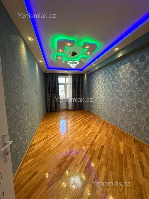 Satılır 3 otaqlı yeni tikili 135 m²