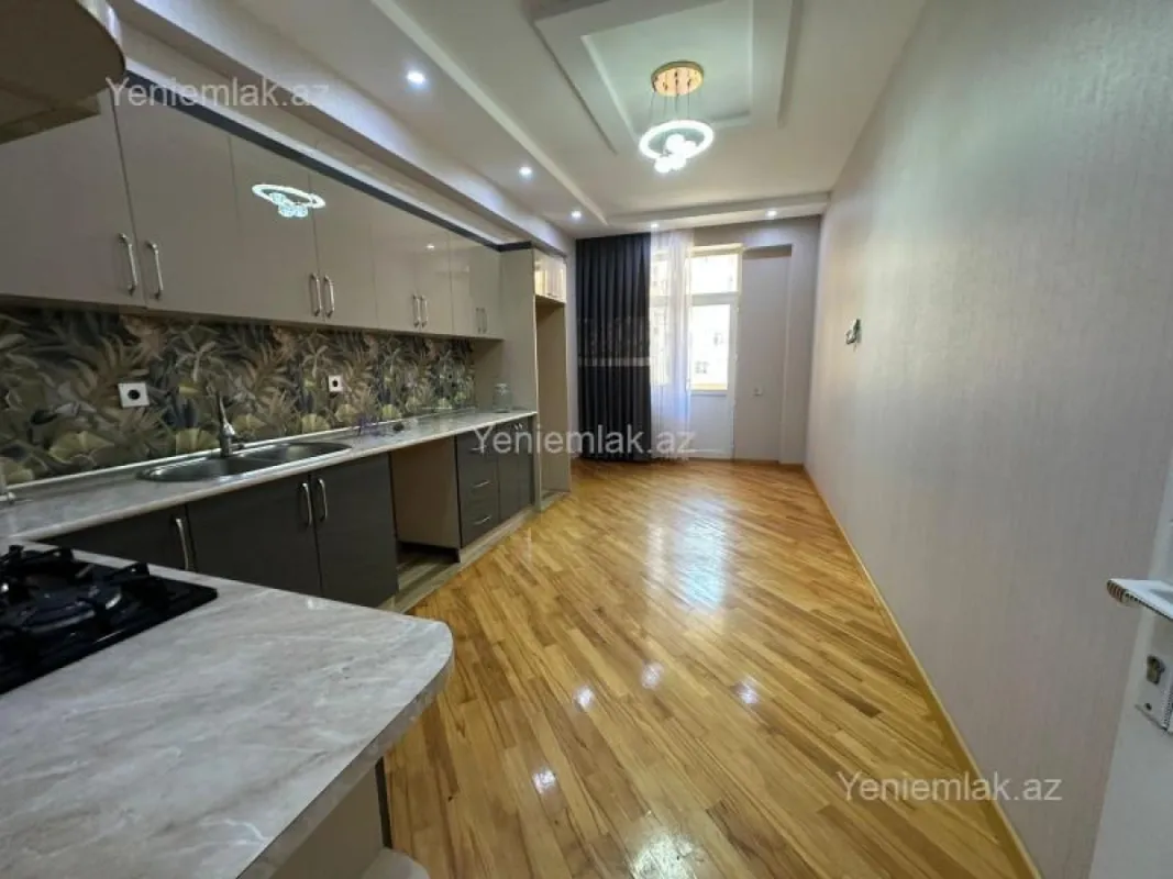 Satılır 3 otaqlı yeni tikili 135 m²