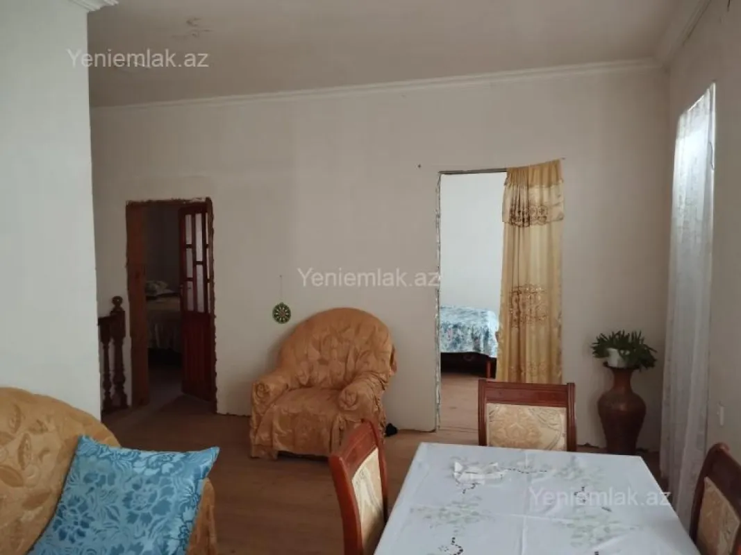 Satılır 5 otaqlı həyət evi 160 m²