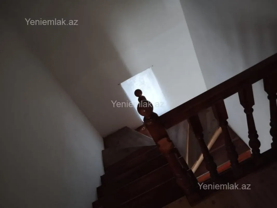 Satılır 5 otaqlı həyət evi 160 m²