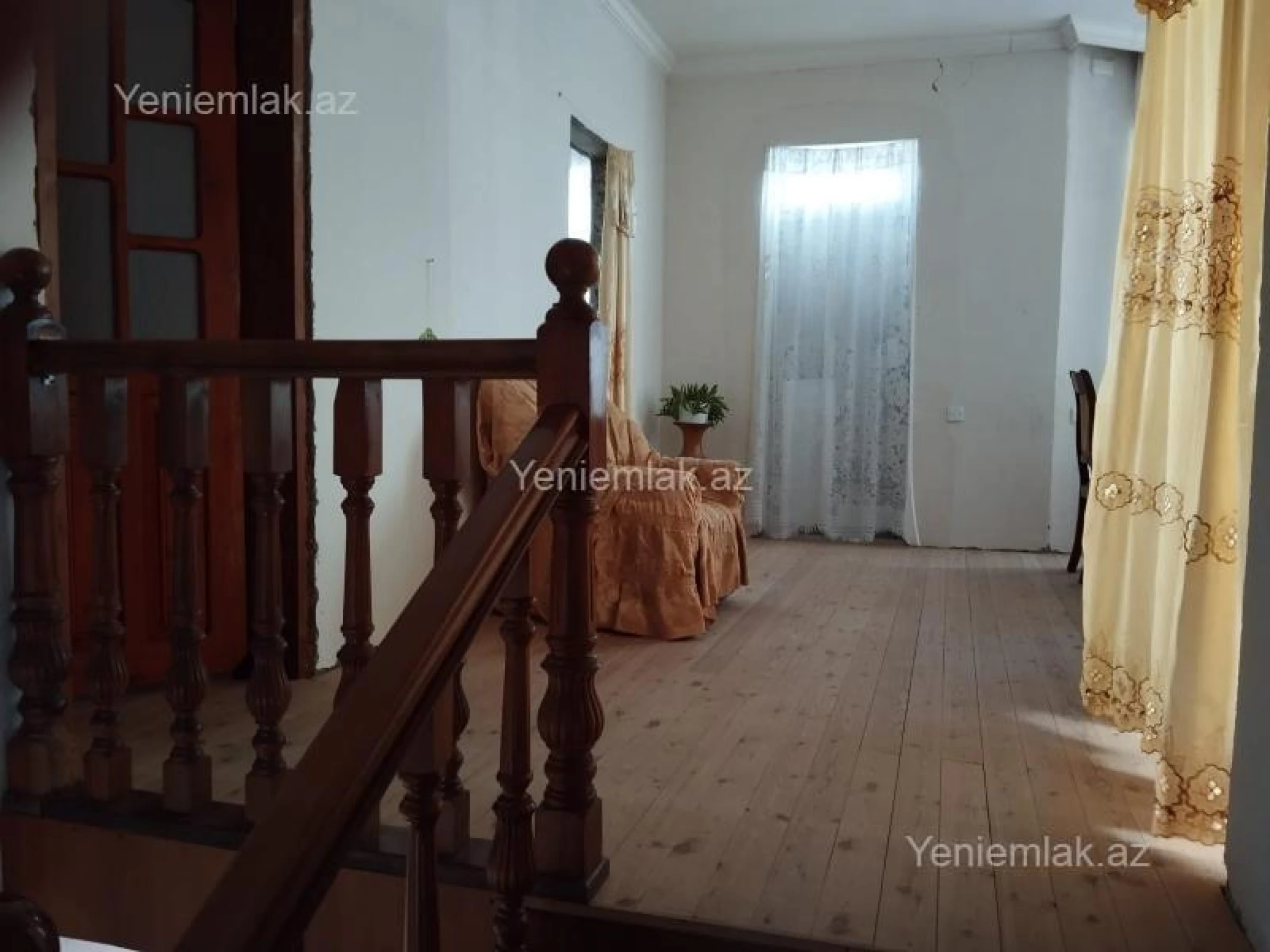 Satılır 5 otaqlı həyət evi 160 m²
