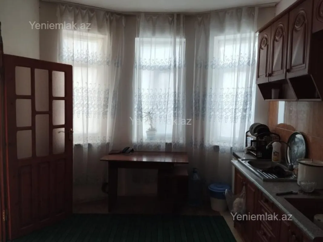 Satılır 5 otaqlı həyət evi 160 m²