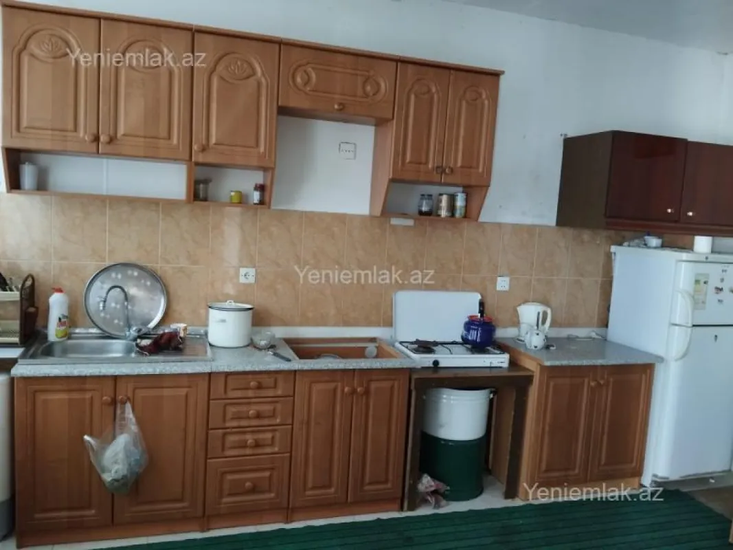 Satılır 5 otaqlı həyət evi 160 m²