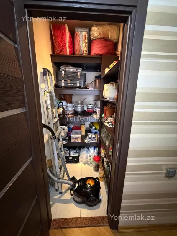 Satılır 3 otaqlı yeni tikili 135 m²