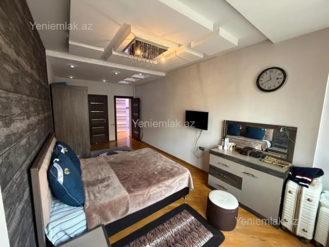 Satılır 3 otaqlı yeni tikili 135 m²