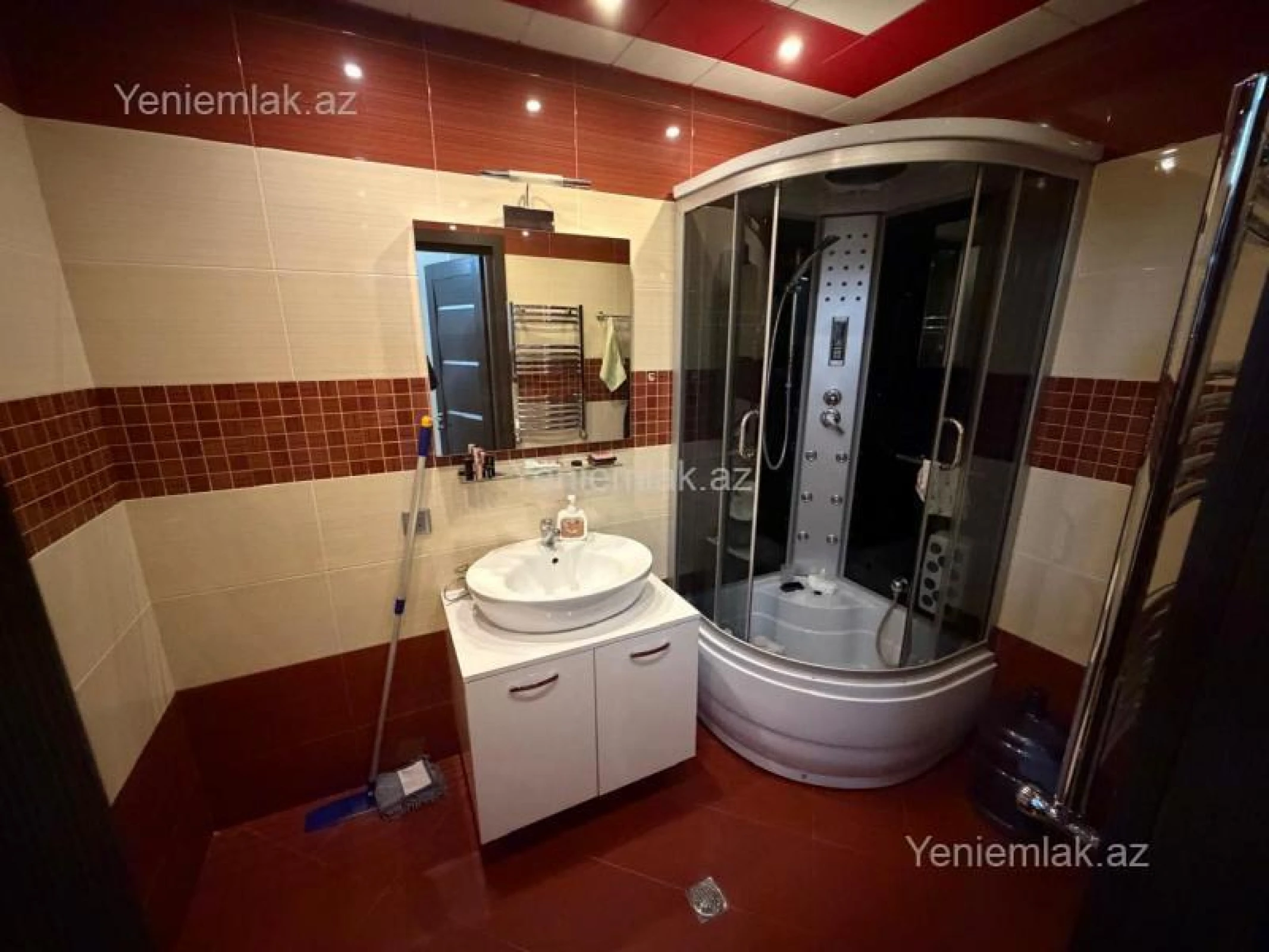 Satılır 3 otaqlı yeni tikili 135 m²