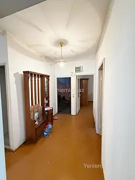Satılır 4 otaqlı köhnə tikili 100 m²