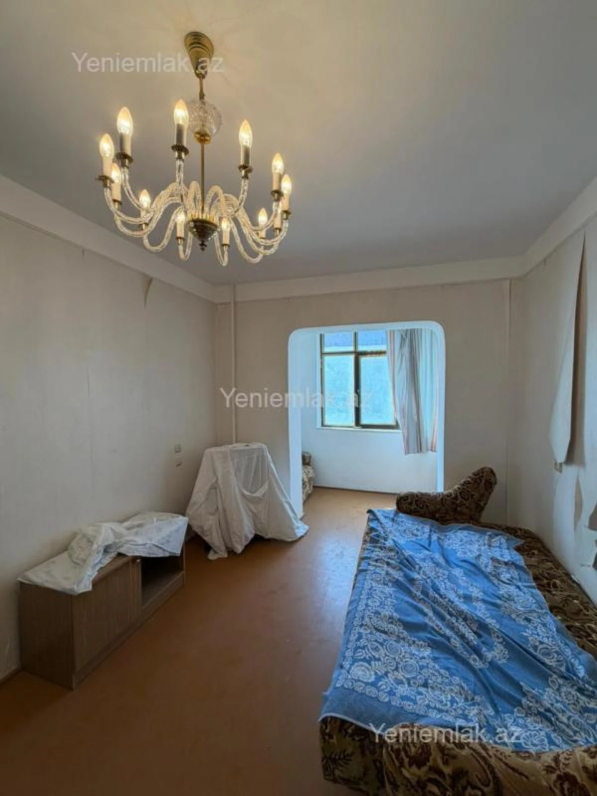 Satılır 4 otaqlı köhnə tikili 100 m²