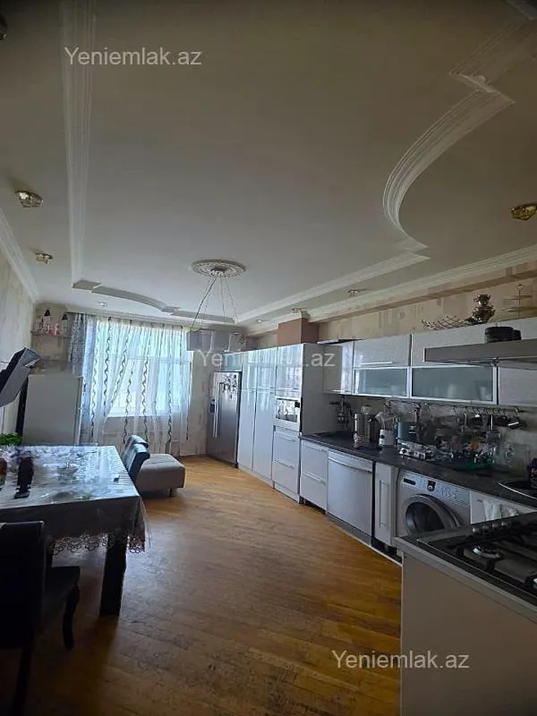 Satılır 3 otaqlı yeni tikili 115 m²