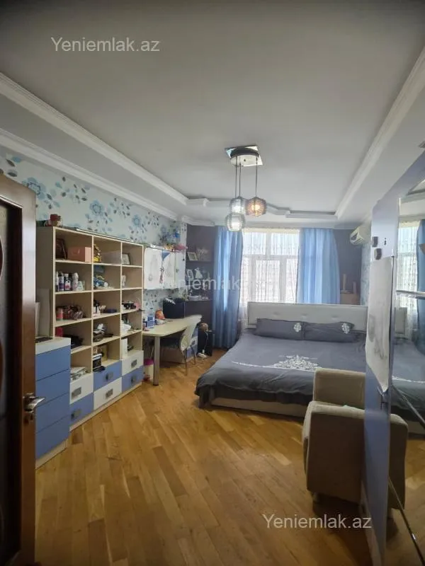 Satılır 3 otaqlı yeni tikili 115 m²