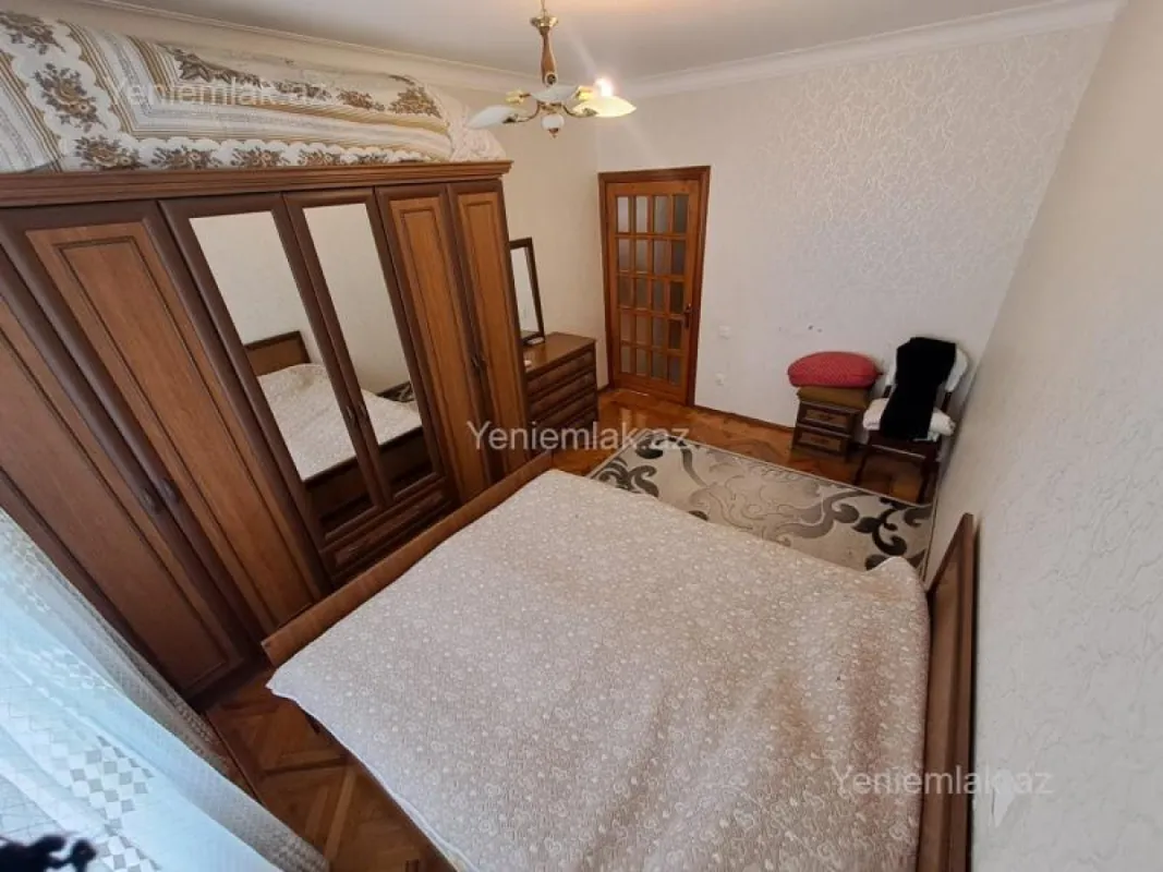 Satılır 5 otaqlı köhnə tikili 125 m²