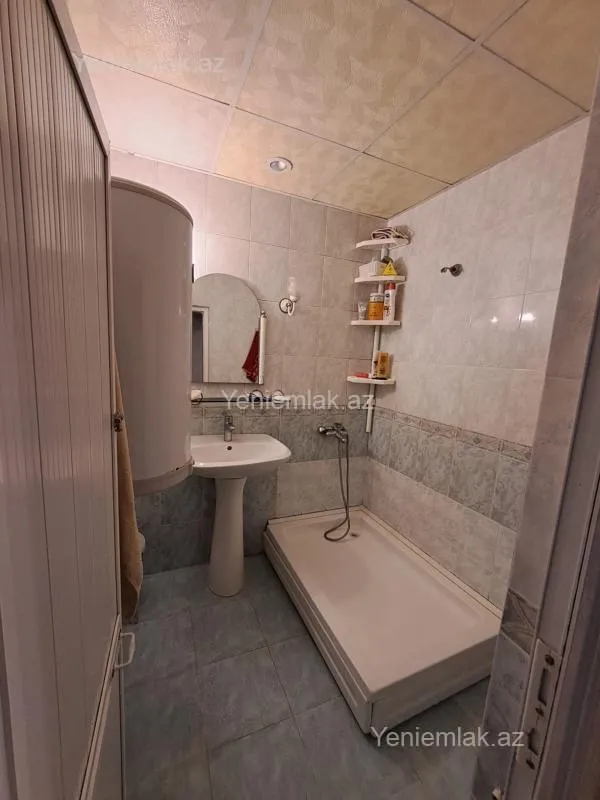 Satılır 5 otaqlı köhnə tikili 125 m²