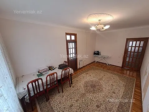 Satılır 5 otaqlı köhnə tikili 125 m²