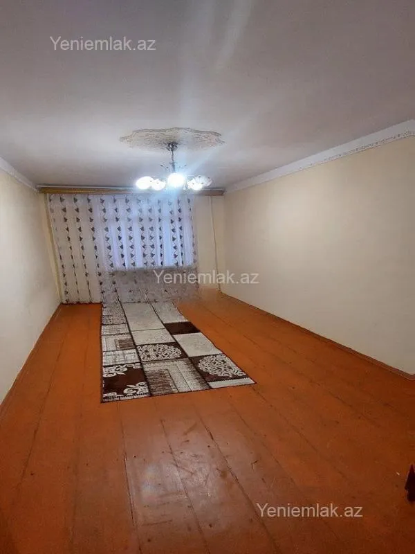 Satılır 3 otaqlı köhnə tikili 70 m²