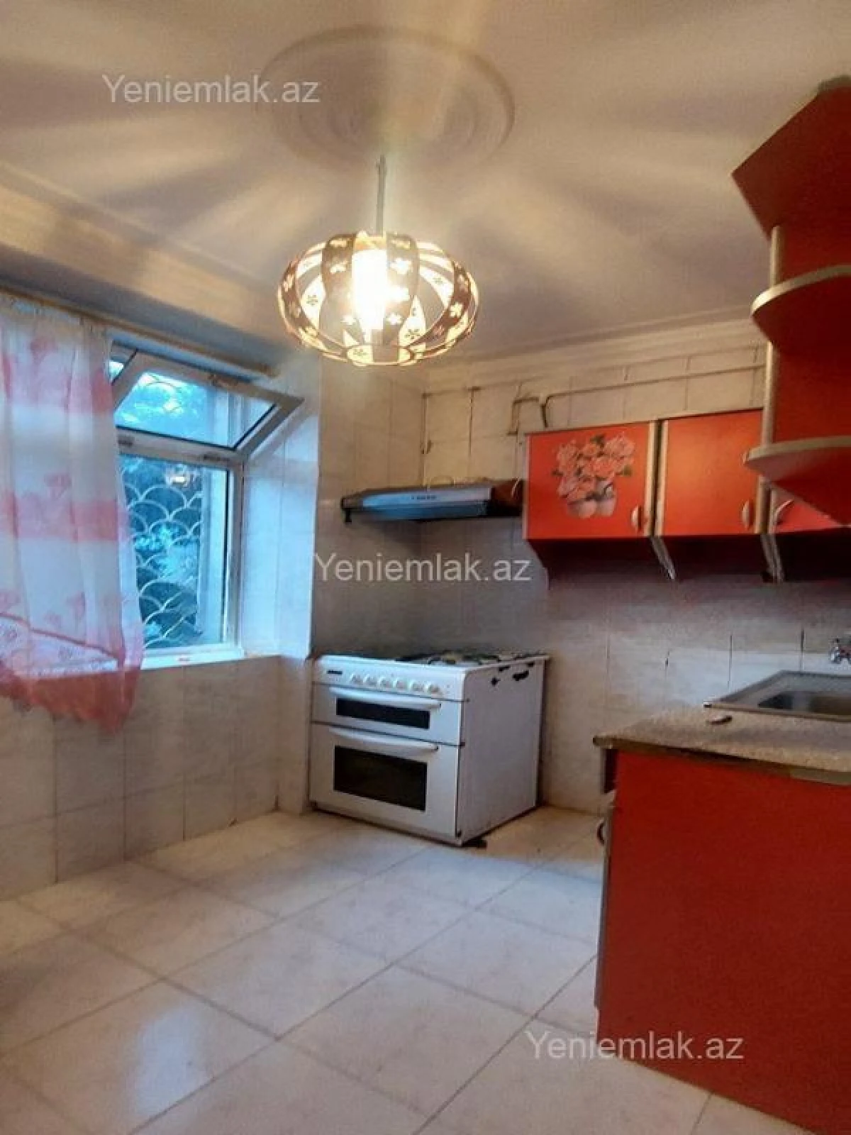 Satılır 3 otaqlı köhnə tikili 70 m²