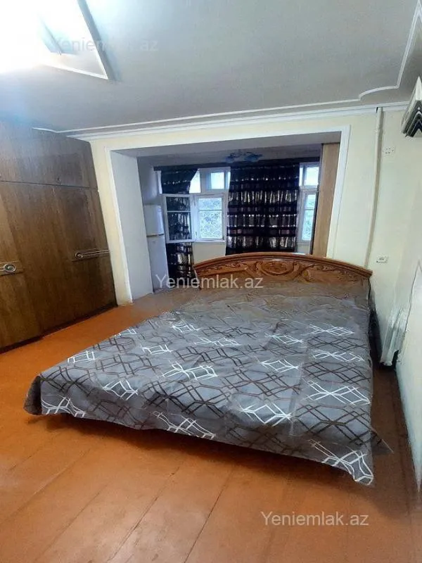 Satılır 3 otaqlı köhnə tikili 70 m²
