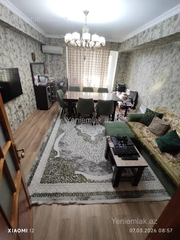 Satılır 2 otaqlı köhnə tikili 100 m²