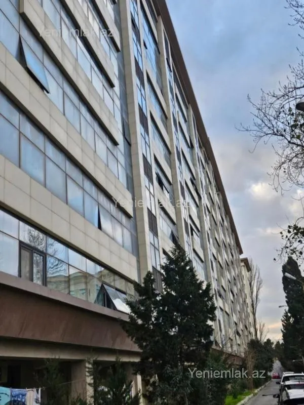 Satılır 2 otaqlı köhnə tikili 100 m²