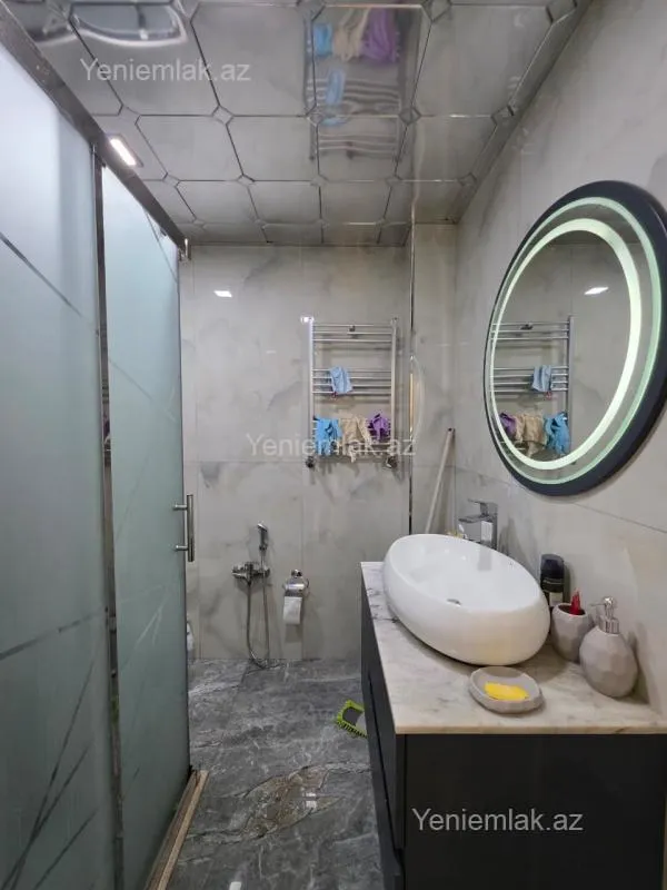 Satılır 3 otaqlı köhnə tikili 80 m²