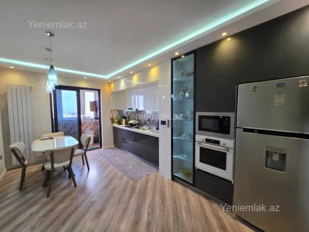 Satılır 3 otaqlı köhnə tikili 80 m²