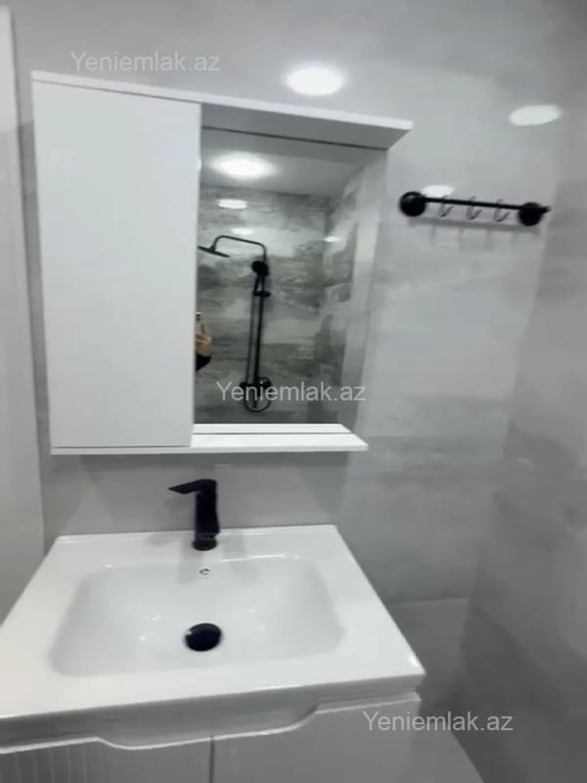Satılır 2 otaqlı köhnə tikili 45 m²