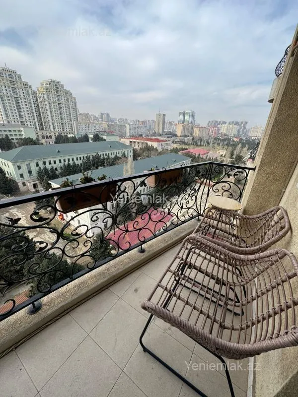 Satılır 3 otaqlı yeni tikili 160 m²