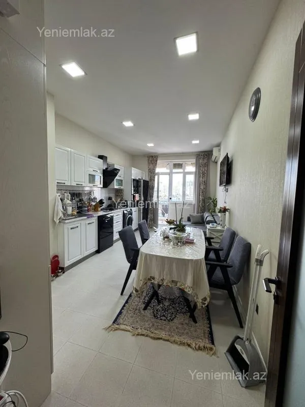 Satılır 3 otaqlı yeni tikili 160 m²