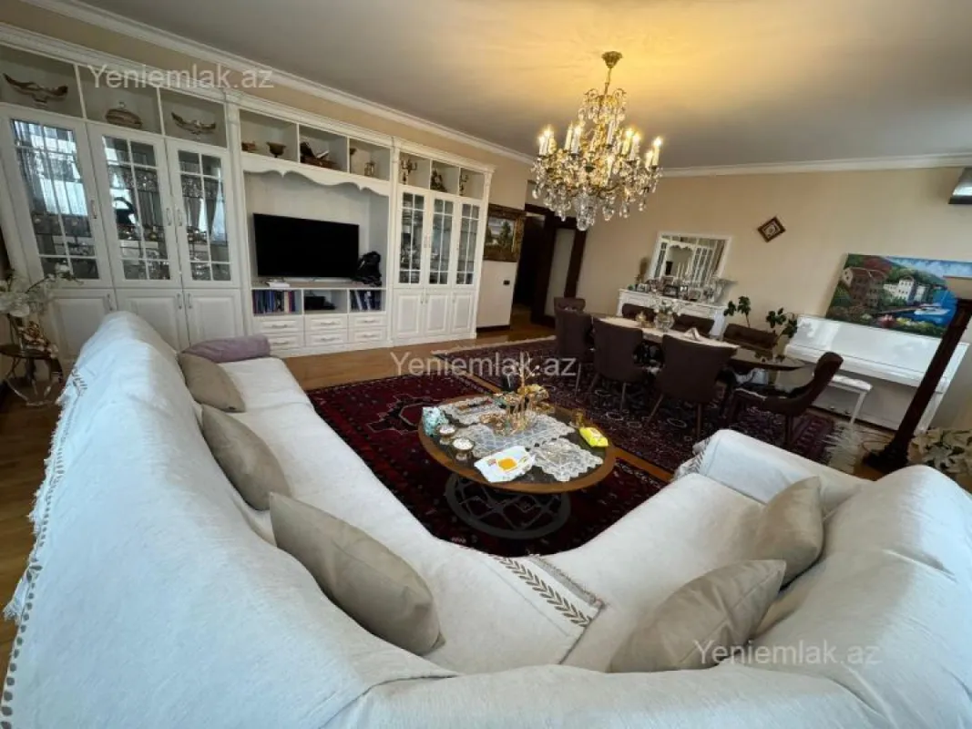 Satılır 3 otaqlı yeni tikili 160 m²