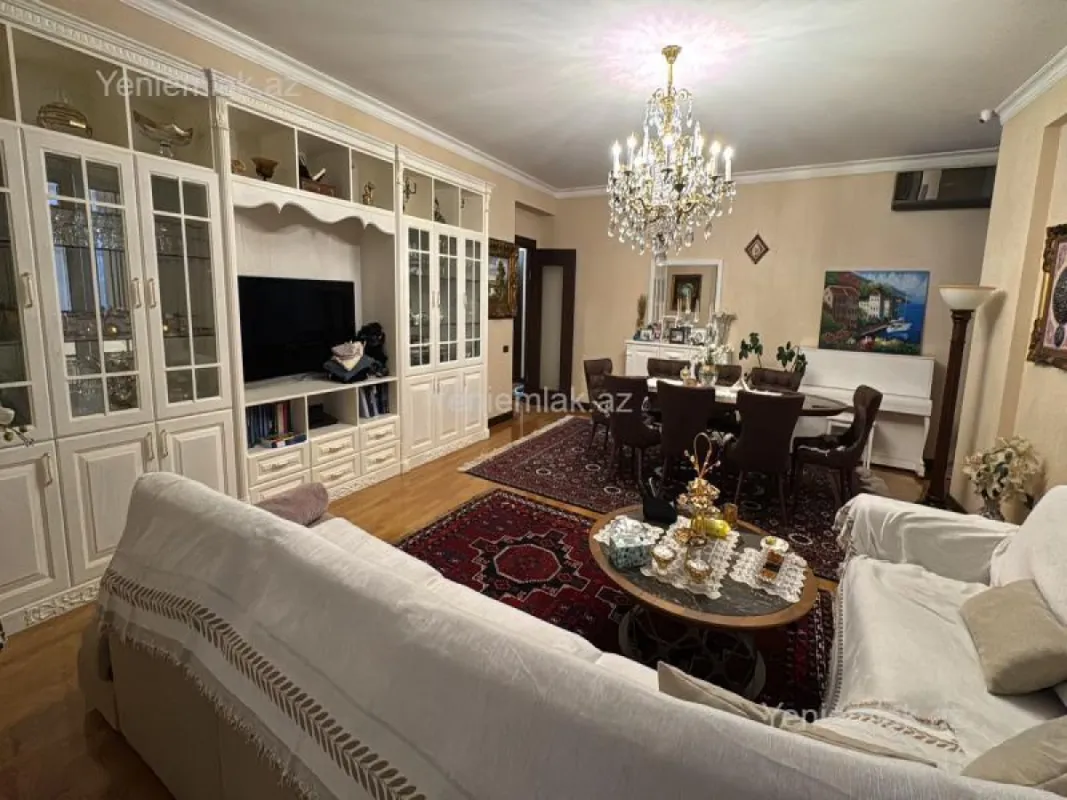 Satılır 3 otaqlı yeni tikili 160 m²