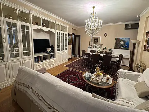 Satılır 3 otaqlı yeni tikili 160 m²