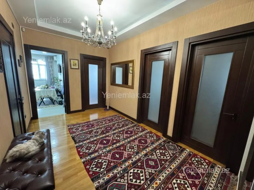 Satılır 3 otaqlı yeni tikili 160 m²