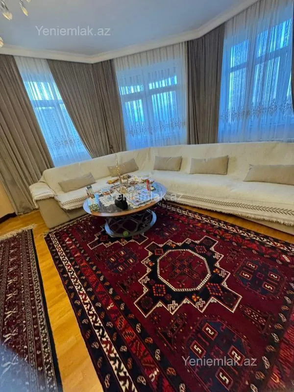Satılır 3 otaqlı yeni tikili 160 m²