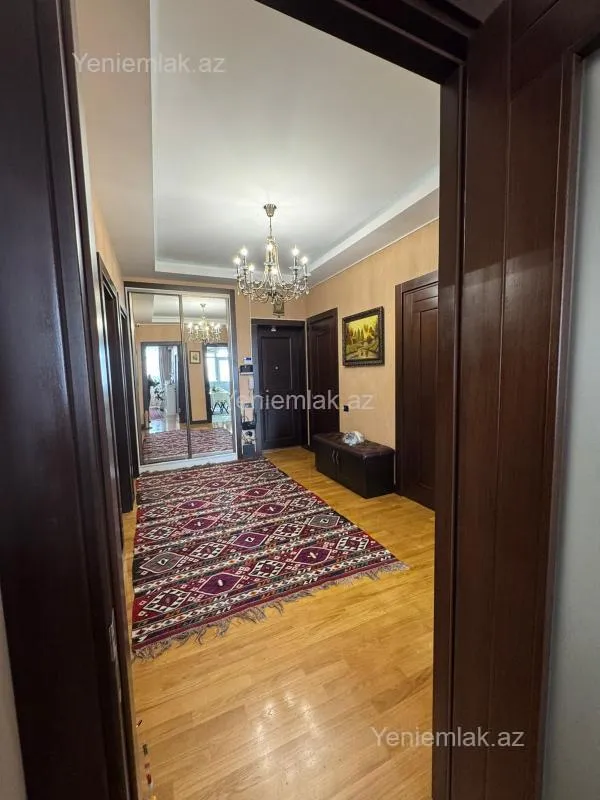 Satılır 3 otaqlı yeni tikili 160 m²