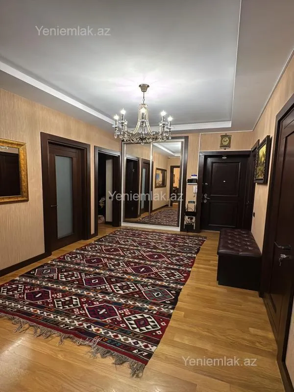 Satılır 3 otaqlı yeni tikili 160 m²