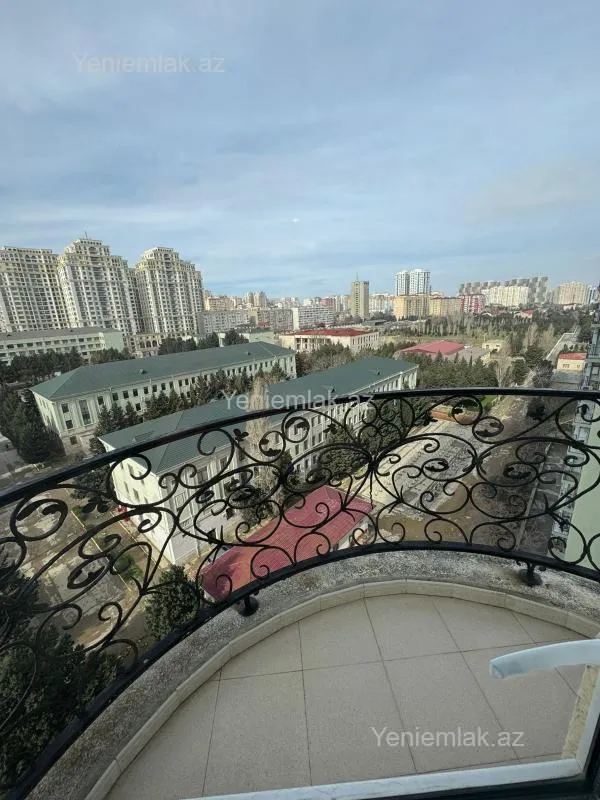 Satılır 3 otaqlı yeni tikili 160 m²