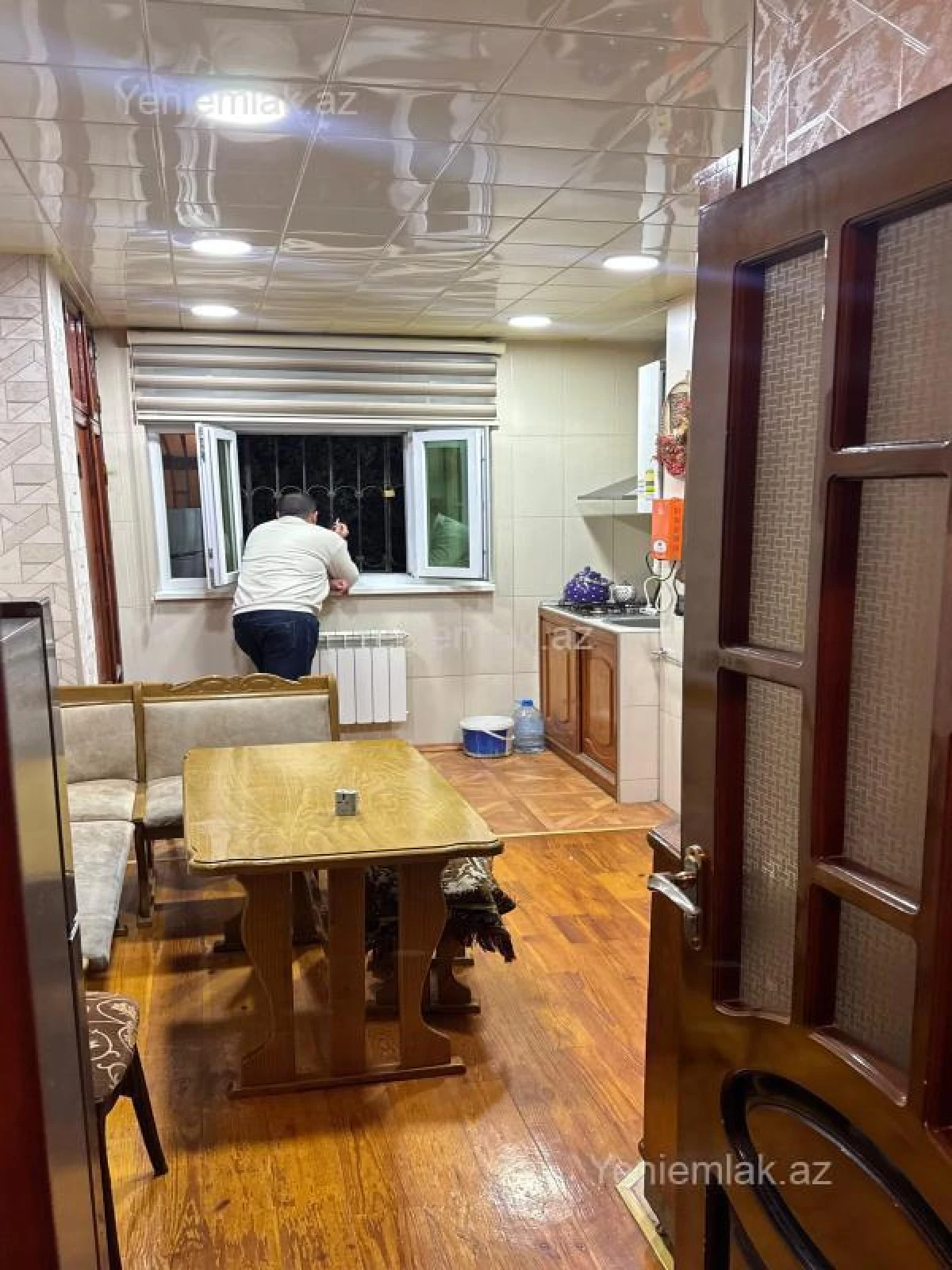 Satılır 4 otaqlı köhnə tikili 90 m²