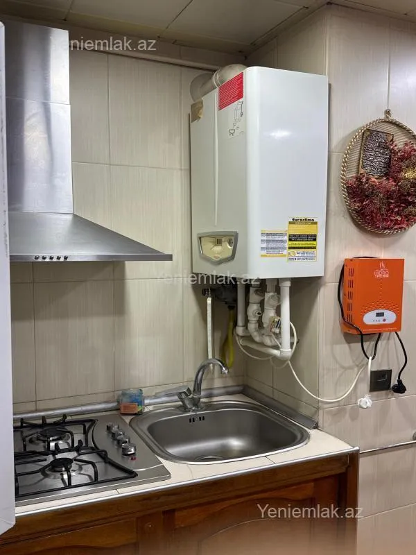 Satılır 4 otaqlı köhnə tikili 90 m²