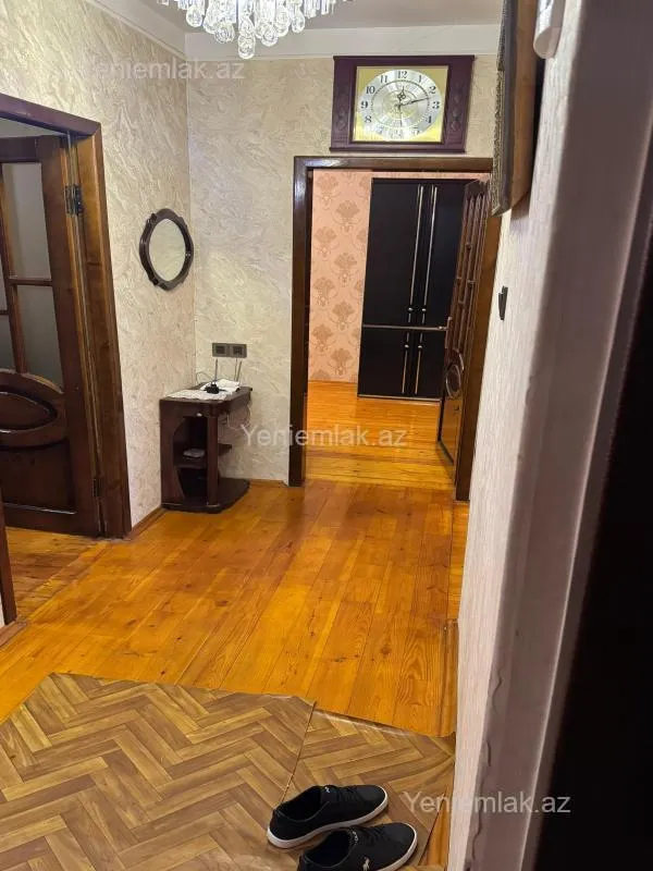 Satılır 4 otaqlı köhnə tikili 90 m²