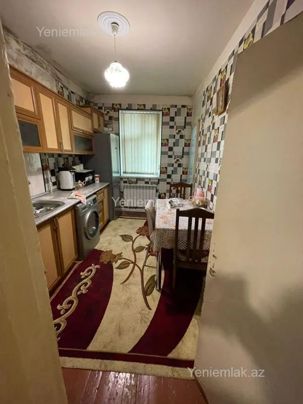 Satılır 3 otaqlı köhnə tikili 70 m²