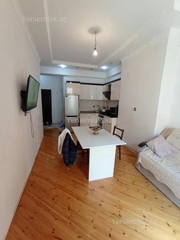 Satılır 3 otaqlı yeni tikili 60 m²