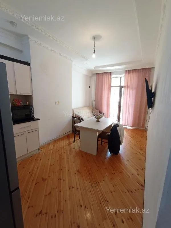 Satılır 3 otaqlı yeni tikili 60 m²